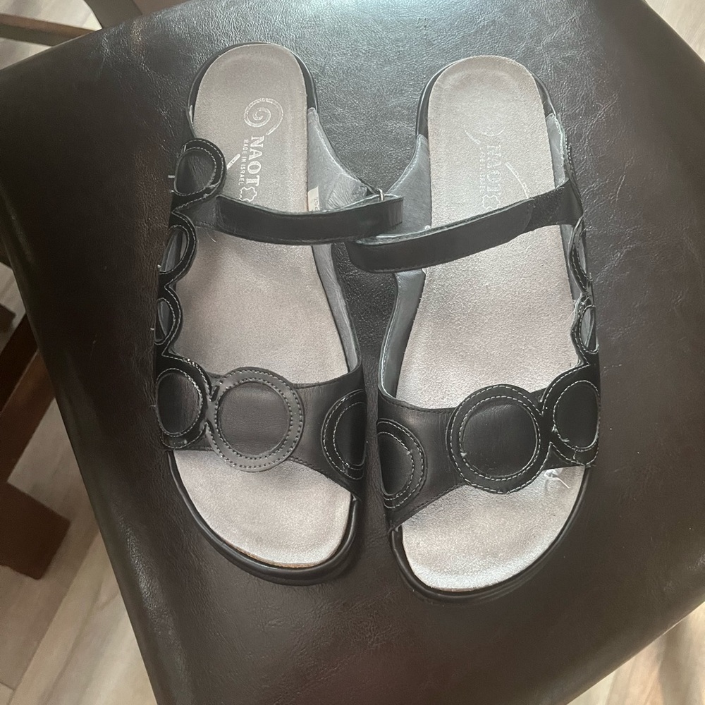 Naot slide sandals. Black leather, size 41. NWOT.